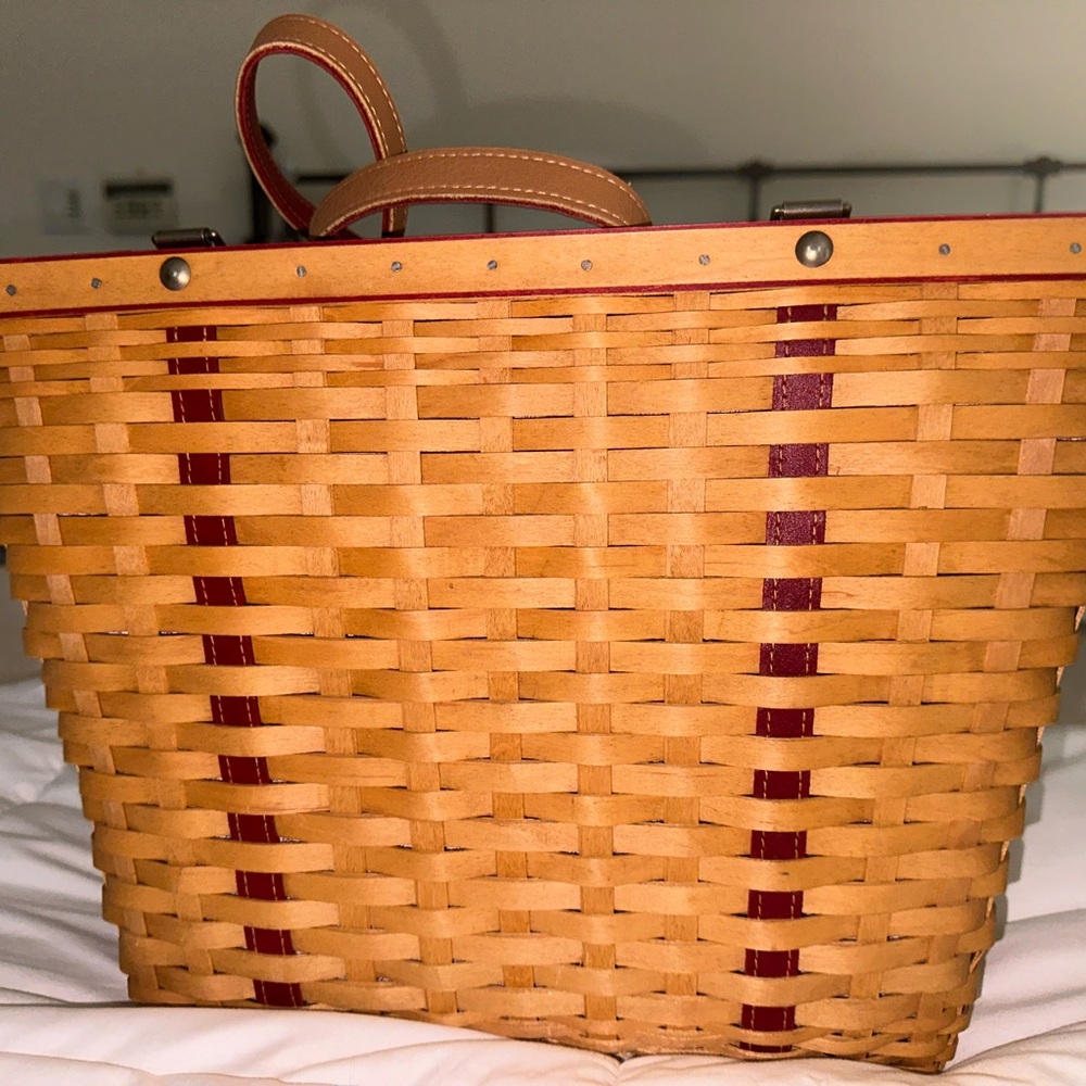 Longerberger purse/market tote with leather handles.